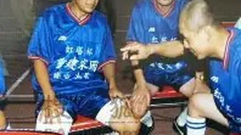 王雷夫妻宣布怀上第二胎，李小萌腹部明显透露渴望女儿情结